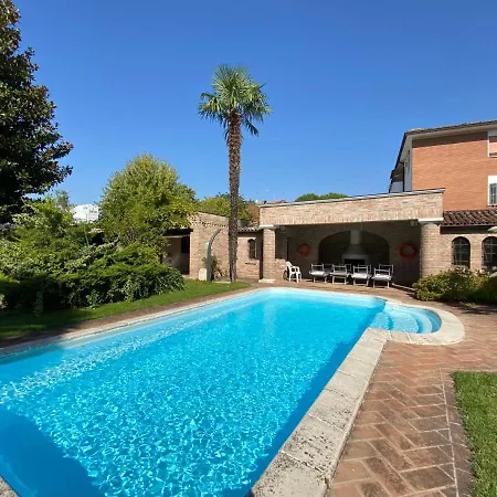 Hotel Dama Estense