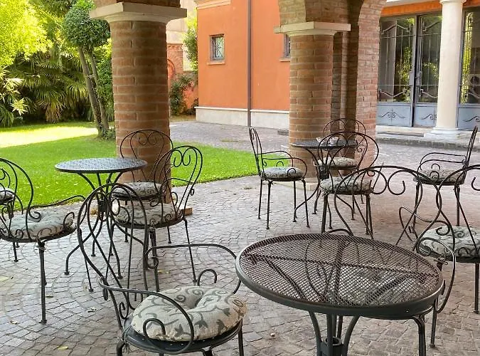 Hotel Dama Estense 3*