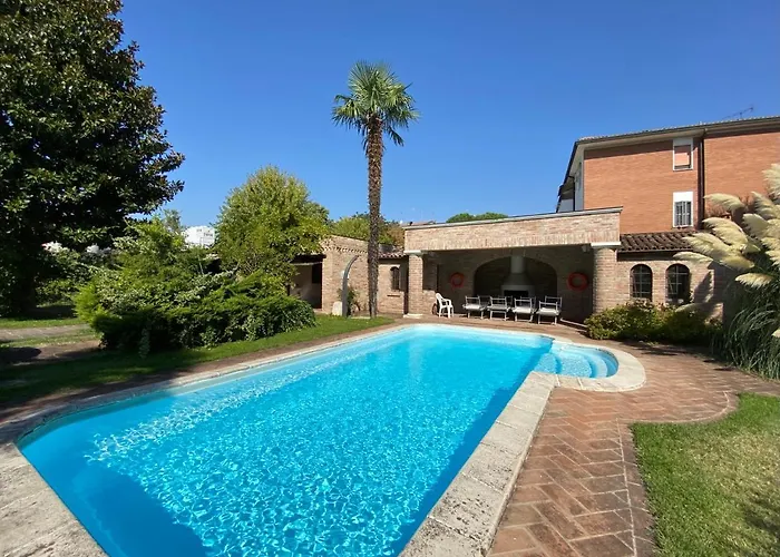 Hotel Dama Estense